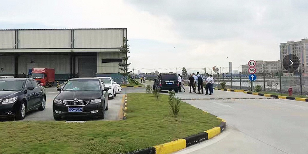 巨正源科技（項(xiàng)目?jī)?nèi)容：高清監(jiān)控系統(tǒng)、公共布線、網(wǎng)絡(luò)、電話點(diǎn)安裝）